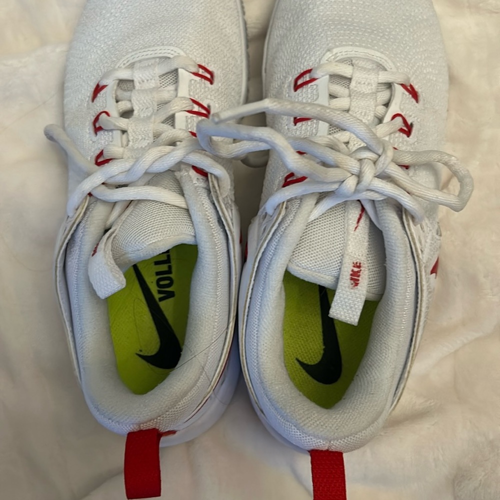 Like new volleyball shoes great for running in